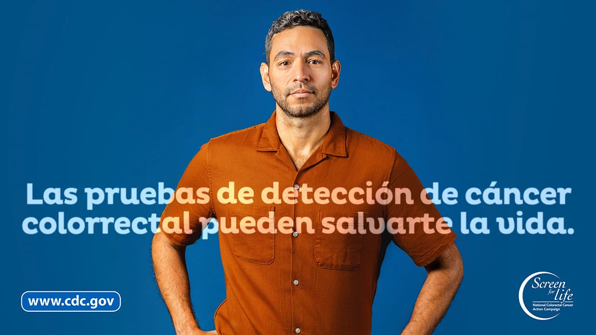 Foto de un hombre con el enlace de www.cdc.gov y el logo de Screen for Life