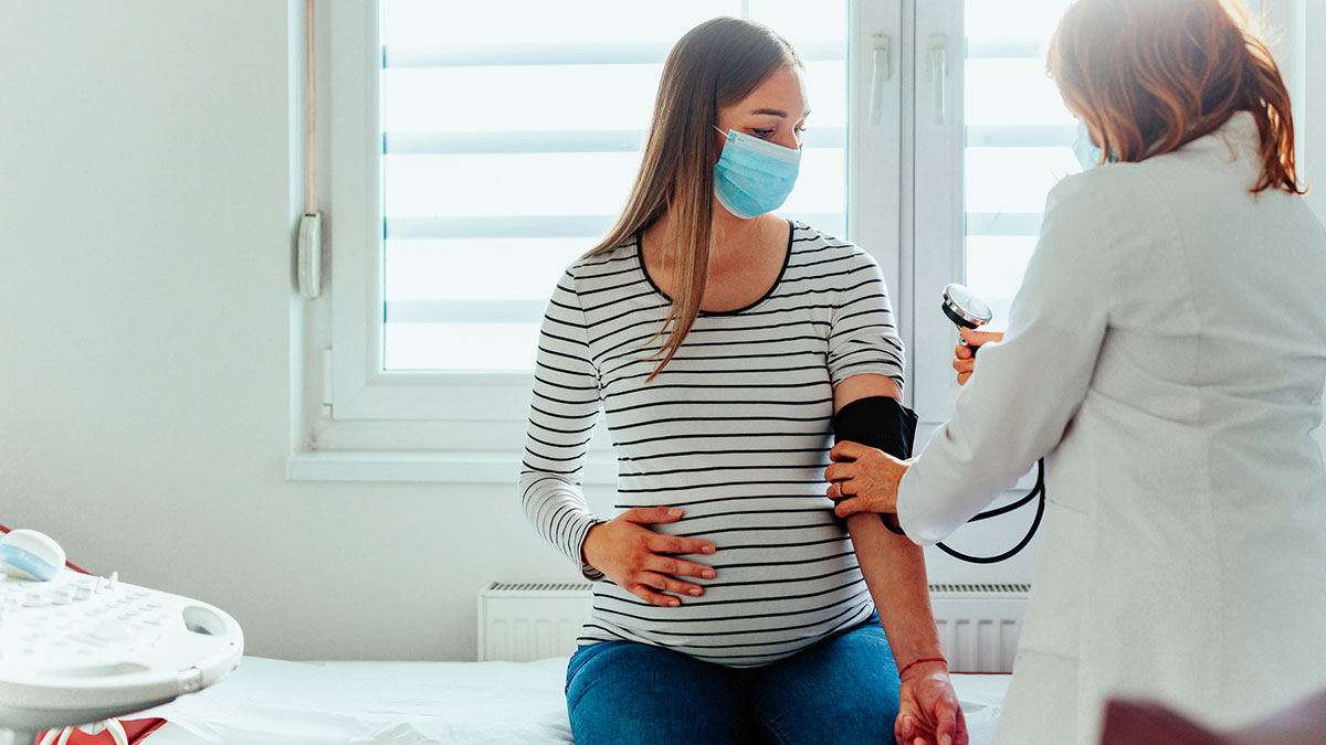 Type 1 Diabetes and Pregnancy pregnant woman at the doctor